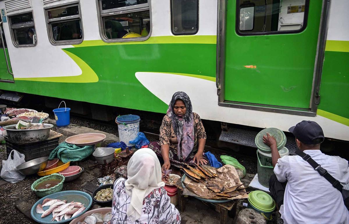 FOTO: Uniknya Pasar Ekstrem Dupak Magersari Yang Sudah berusia Lebih dari Setengah Abad