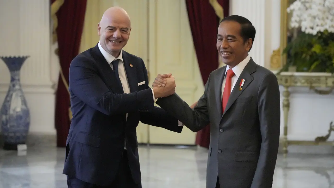 Foto: Momen Jokowi Sambut Presiden FIFA di Istana Merdeka