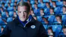 Leicester City melancarkan protesnya dengan menyiapkan topeng berwajah Jamie Vardy saat King Power Stadium menyambut Everton pada Boxing Day ini, Inggris, Senin (26/12). (REUTERS/ Carl Recine)