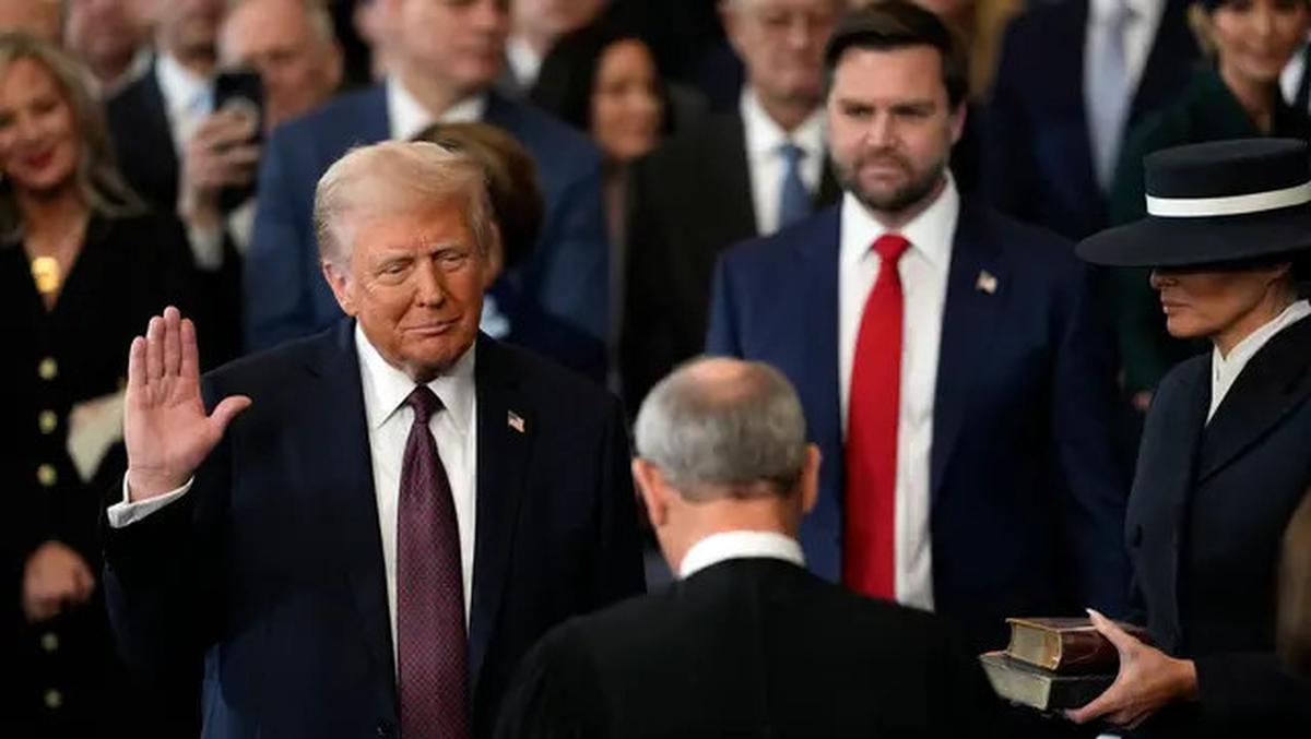 Ucapkan Sumpah Jabatan, Donald Trump Resmi Jabat Presiden ke-47 Amerika Serikat