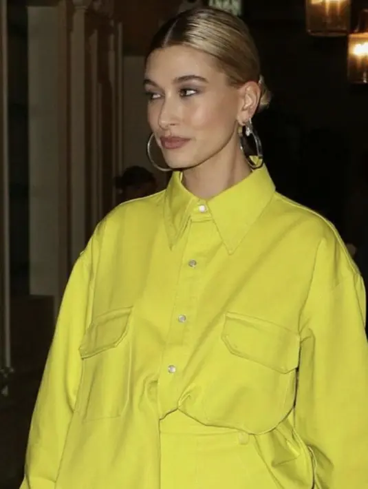 Adapun nuansa kuning bisa jadi sebuah gaya penuh pernyataan saat menonjolkan satu warna tertentu. [Foto: Pinterest]