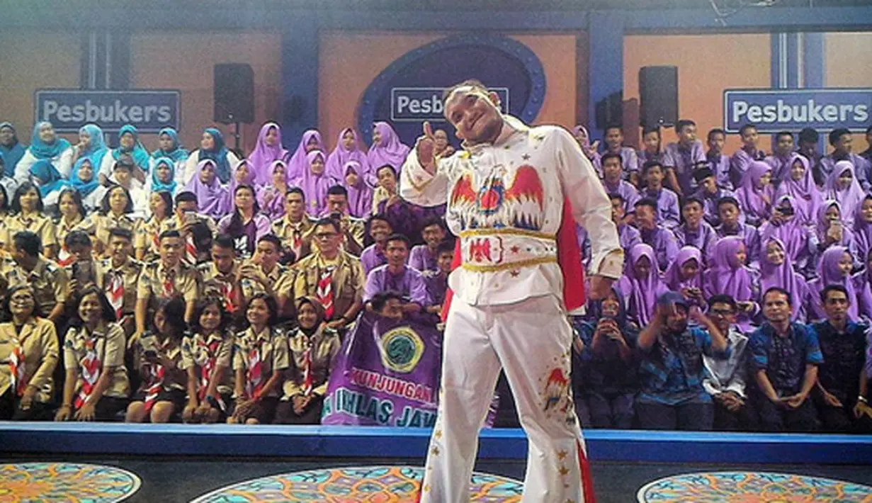 Menurut Eko Patrio yang memproduksi tayangan Pesbukers, Caisar kembali berjoged di acara yang dipimpinnya murni permintaan langsung dari pihak Caisar. Suami Viona Rosalina itu membantah bila ada unsur jebakan. (Instagram/caisar_yang_belomsempurna)