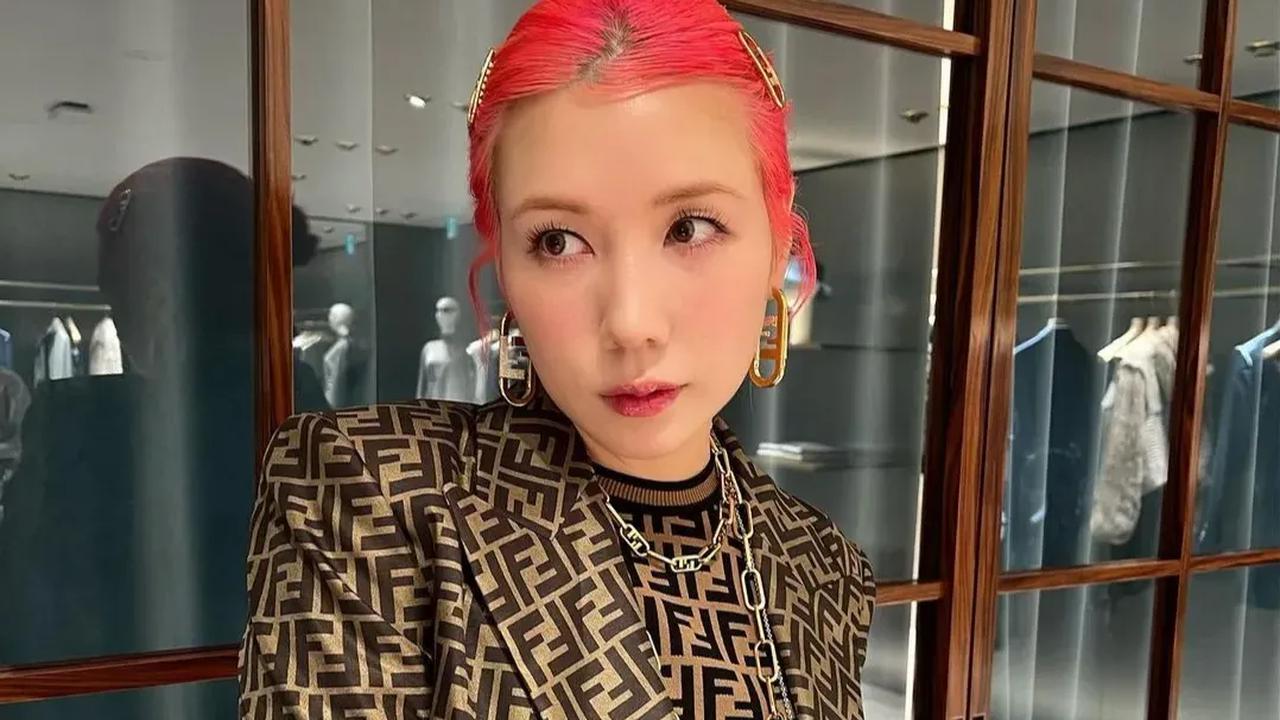 Mira Kano, Queen of Hearts yang sukses memperdaya semua orang diperankan oleh aktris keturunan Jepang dan Swedia bernama Riisa Naka.