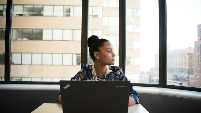 6. Atasan yang Otoriter atau Tidak Suportif