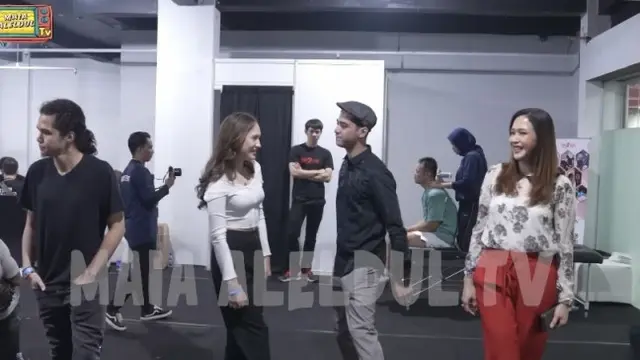 7 Potret Kebersamaan Maia Estianty Bareng Laura Moane Ini Tuai Sorotan