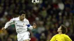 Raul adalah salah satu striker terbaik Spanyol. Raul telah mencetak 382 gol dalam 912 pertandingan bersama klubnya. Raul terpilih sebagai pemain terbaik Spanyol lima kali dalam kurun waktu 1997-2002. (AFP/Javier Soriano) 
