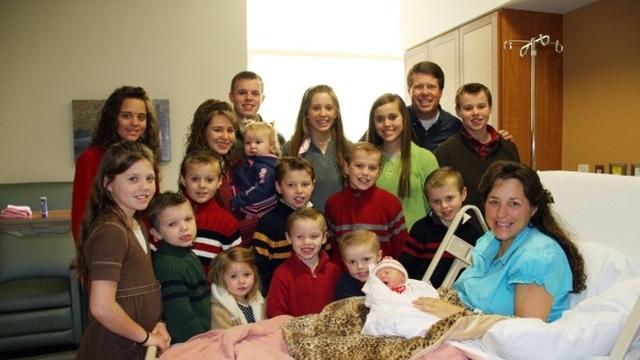 The Duggars dari Amerika Serikat, keluarga dengan jumlah anggota terbanyak.