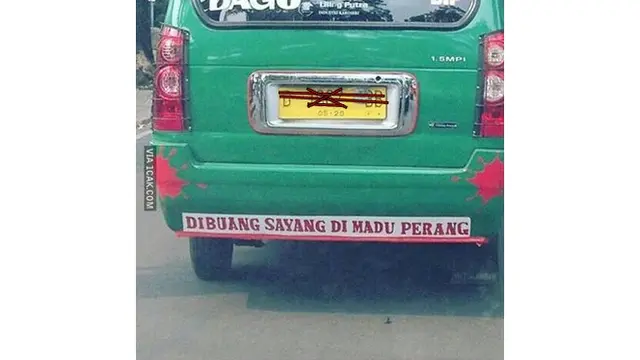 6 Tulisan Tentang Cinta di Angkot Ini Bikin Geleng Kepala