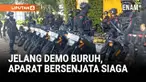 Jelang aksi unjuk rasa buruh di depan Gedung DPR, pasukan Brimob mulai disiagakan di kawasan Flyover Senayan, Jakarta, Kamis pagi. Puluhan personel bersenjata lengkap diterjunkan, termasuk pasukan bermotor hingga satu unit water cannon.