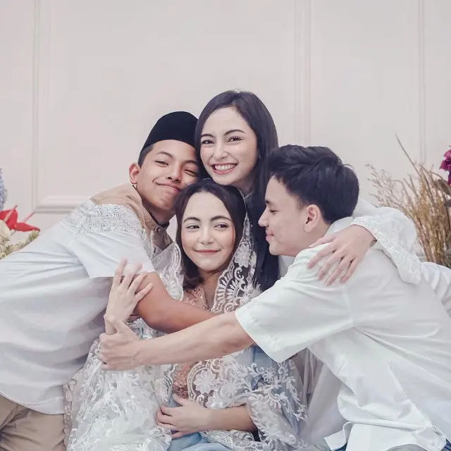 Valerie Tifanka dan Kakak