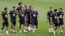 Para pemain Brasil mengikuti sesi latihan bersama timnas Brasil jelang laga kualifikasi piala dunia 2018 di Porto Alegre, Brasil, Selasa (29/8/2017). Brasil akan berhadapan dengan Ekuador. (AP/Andre Penner)