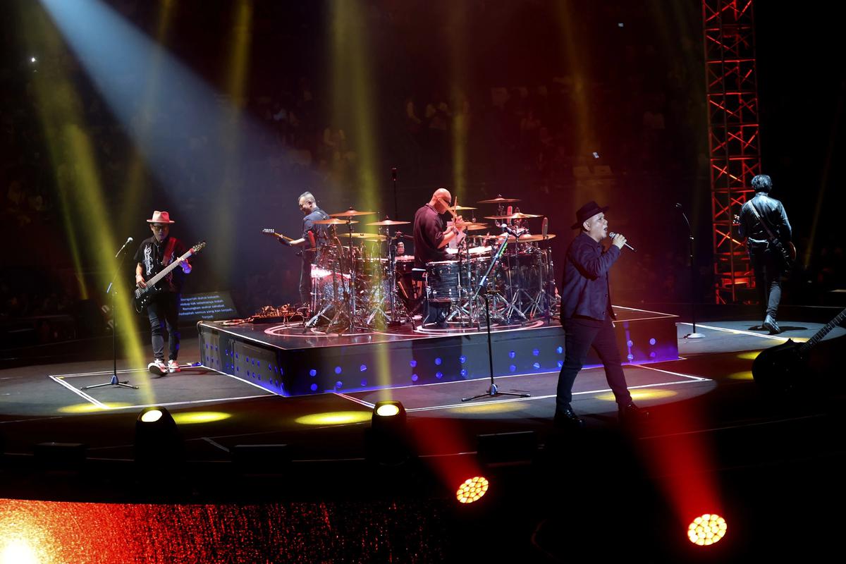 FOTO: Padi Reborn Rayakan 28 Tahun Perjalanan Musik Lewat Konser Dua Delapan di Senayan