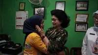 Menkes Nila Moeloek kunjungi keluarga petugas KPPS yang meninggal di Pancoran, Jakarta Selatan pada Rabu (15/5/2019) (Istimewa)
