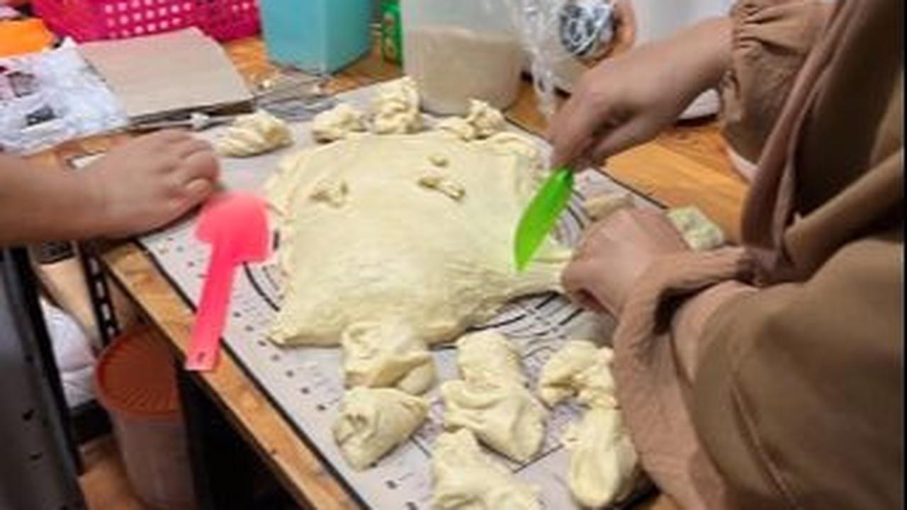 Kedekatan tersebut membuat keduanya mencetuskan ide untuk berbisnis bersama.