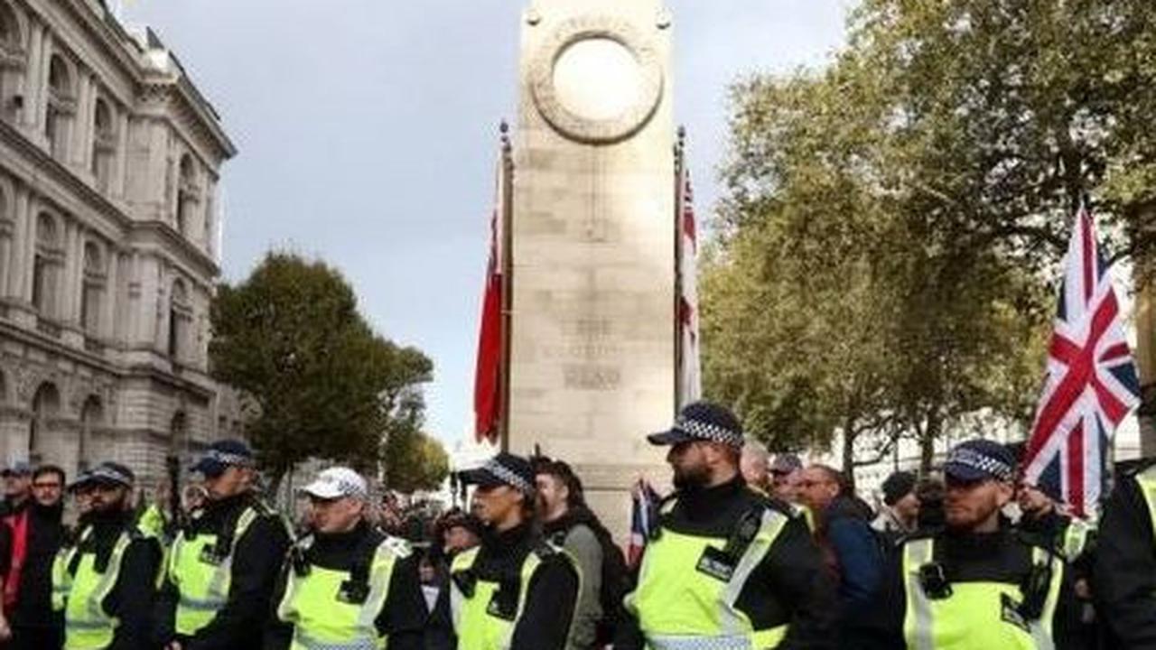 Lebih dari 1.000 anggota kepolisian dikerahkan ke seluruh London untuk mengamankan demo ini.<br><br>Tonton demo bela Palestina di Inggris di slide berikutnya.