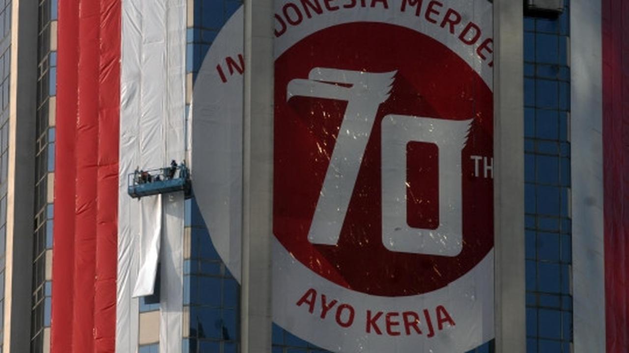 Semarakkan HUT RI, gedung perkantoran dihias bendera merah putih