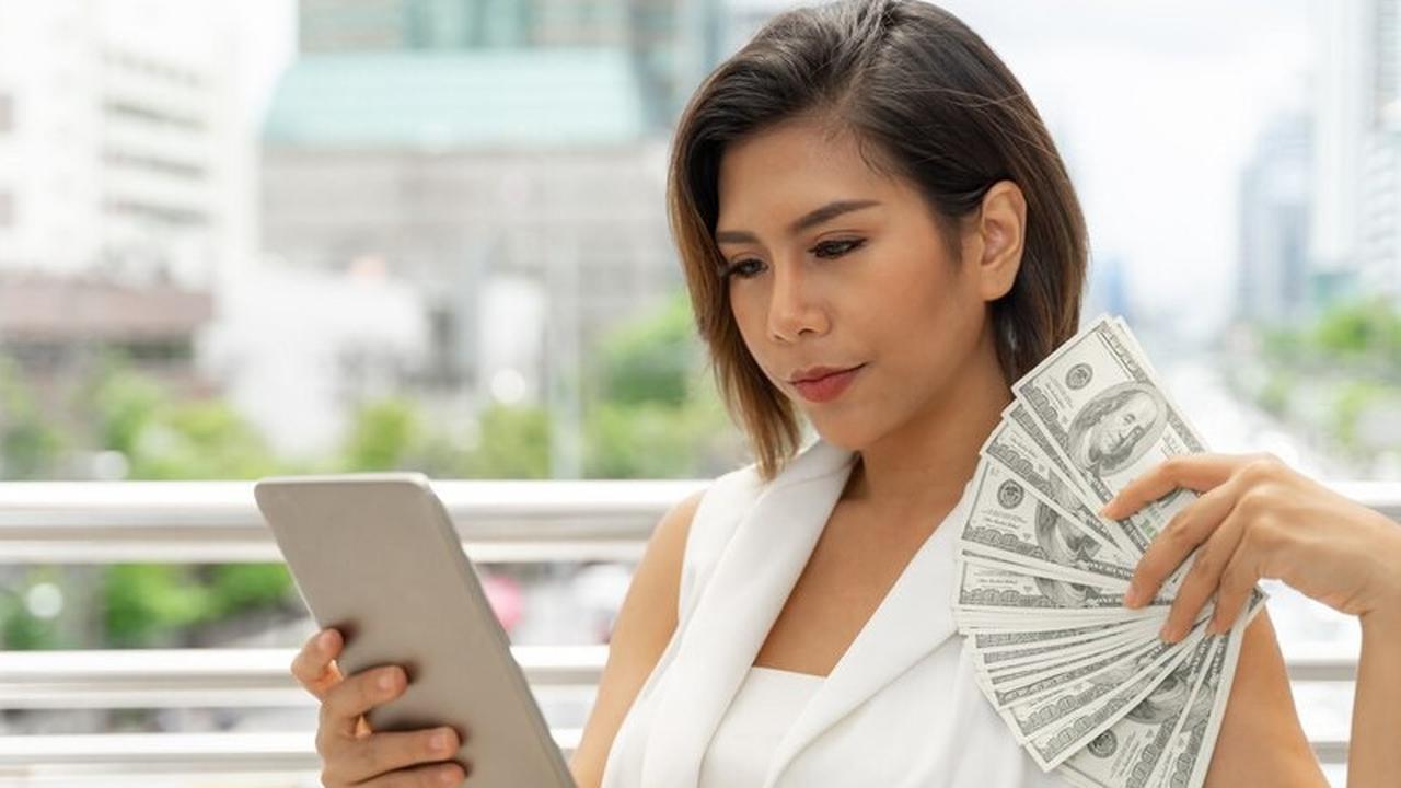 Waspada! Ini 5 Tanda Seseorang Pura-pura Kaya Namun Ternyata Budget Pas-pasan
