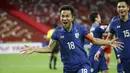 Chanathip Songkrasin. Gelandang serang berusia 28 tahun yang kini memperkuat HC Sapporo di Liga Jepang ini merupakan kapten tim dan playmaker di lini tengah yang telah mencetak 2 gol di Piala AFF 2020. Bersama Timnas Thailand, ia telah mencetak 10 gol dari total 56 Caps. (AP/Suhaimi Abdullah)