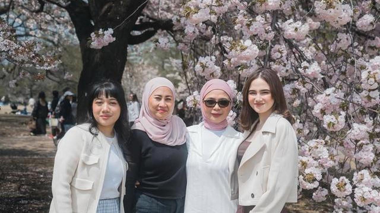 9 Potret Kebersamaan Syifa Hadju dan Sherina Hadju, Selalu Kompak di Segala Suasana