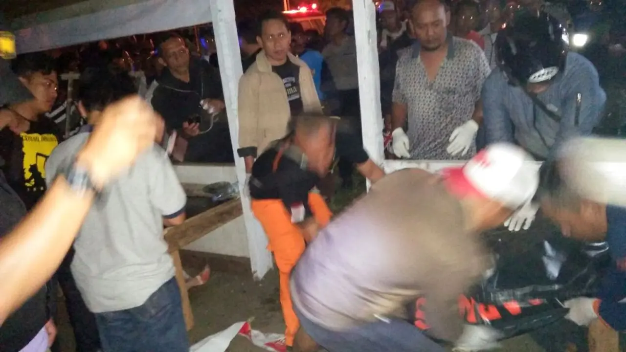 Evakuasi korban pembunuhan di Teluk Penyu, Cilacap. (Foto: Liputan6.com/Polres Cilacap/Muhamad Ridlo)