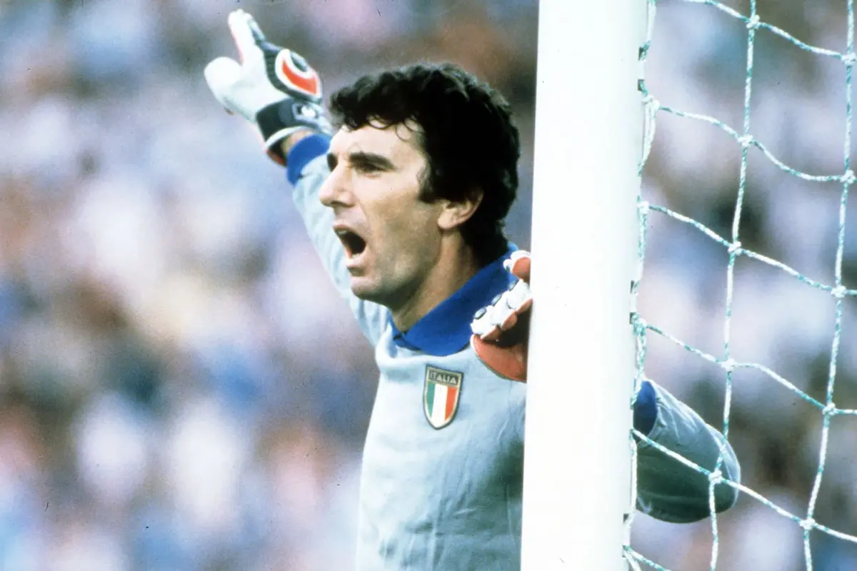 Foto Piala Eropa: 5 Pemain Tertua Timnas Italia Sepanjang Sejarah Euro, Termasuk Gianluigi Buffon dan Dino Zoff