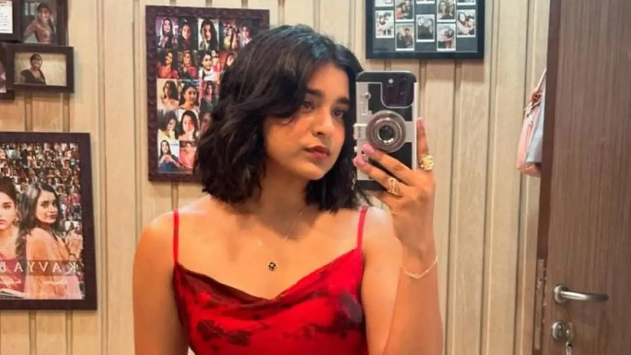 Pesona Sumbul Touqeer yang Selalu Mencuri Perhatian. (credit:instagram.com/sumbul_touqeer)