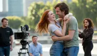 Apa Itu Romcom? Pengertian, Sejarah, Ciri, dan Trope Populernya