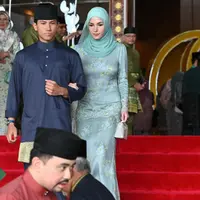 Baru-baru ini Anisha Rosnah menemani Pangeran Mateen hadiri acara halal bihalal [@tehfirdaus]