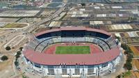 Stadion Gelora Bung Tomo (GBT) (Foto: Liputan6.com/Dian Kurniawan)