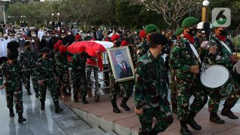 FOTO: Pemakaman Menpan RB Tjahjo Kumolo Dihadiri Sejumlah Tokoh