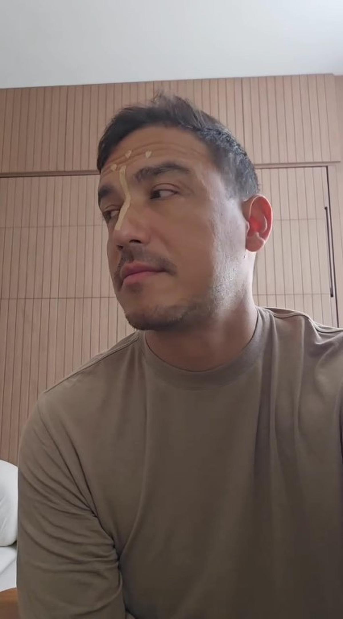 Wajah Cemong, Hamish Daud Pasrah saat Didandani Jadi King Teca oleh Zalina sang Putri - Gemes Banget