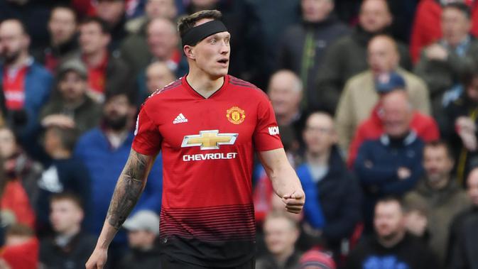 9 Meme Kocak Phil Jones Setelah Terlibat Proses Gol Bunuh Diri Manchester United Inggris Bola Com