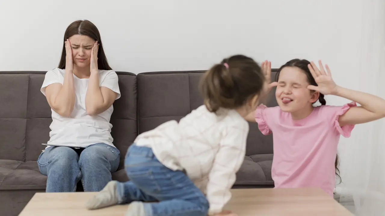 Dari Ribut Jadi Kompak: Tips Mengelola Rivalitas Kakak-Adik agar Lebih Positif [Dok/freepik.com]