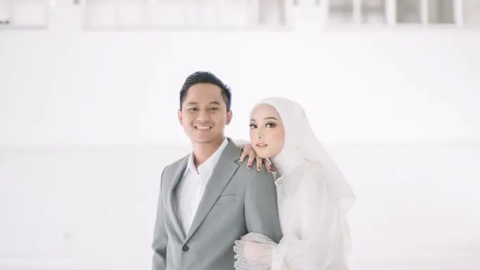 Dinan Fajrina rayakan ulang tahun pernikahan sendiri