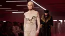 Debut Michele untuk Valentino ini mendapat sambutan yang hangat dari para kritikus mode dan penggemar. (Foto: Valentino)