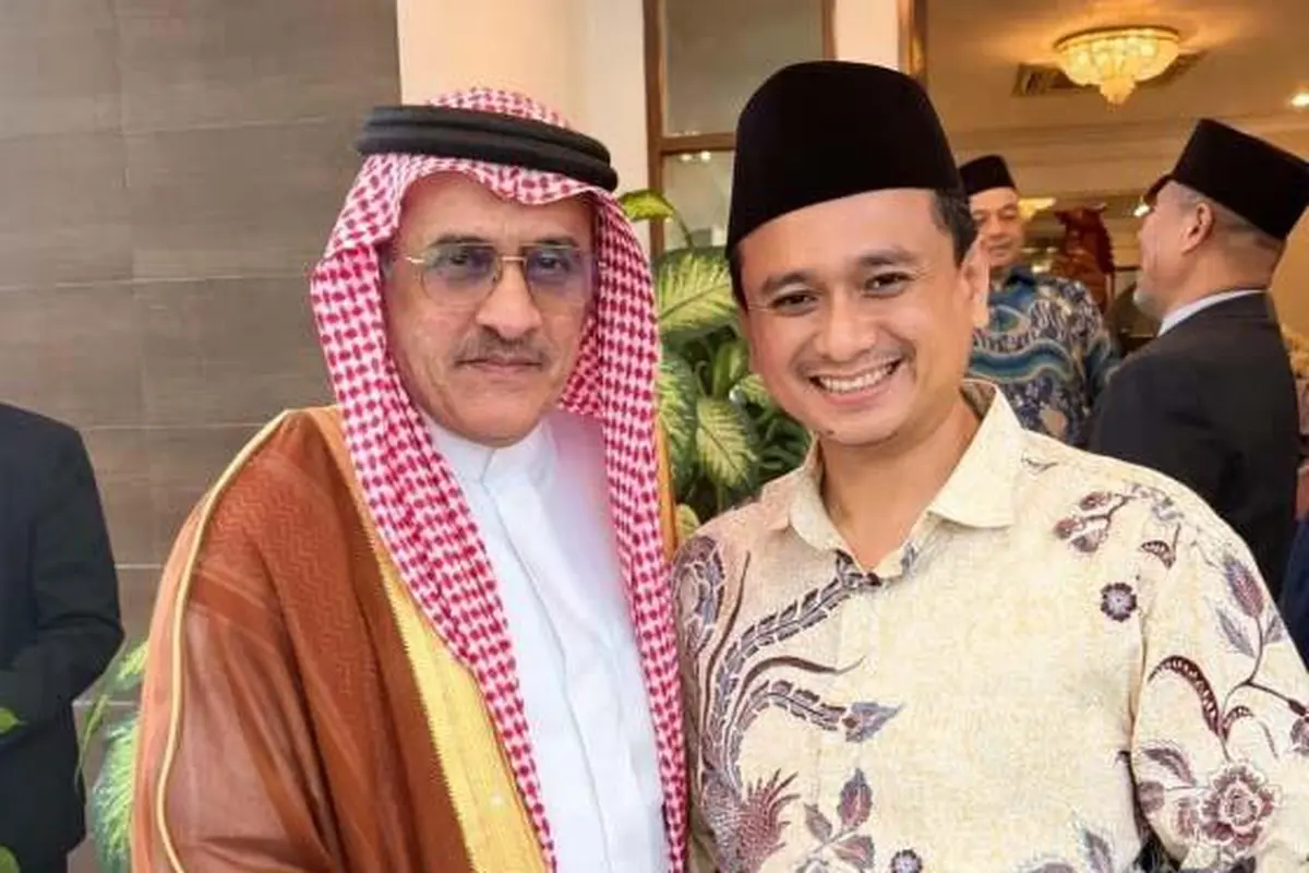 Pimpinan Pondok Pesantren Darul Amanah Kendal, KH Muhammad Fatwa, menghadiri pertemuan halalbihalal dengan Duta Besar Arab Saudi untuk Indonesia, Faisal Abdullah Amody. (Istimewa)
