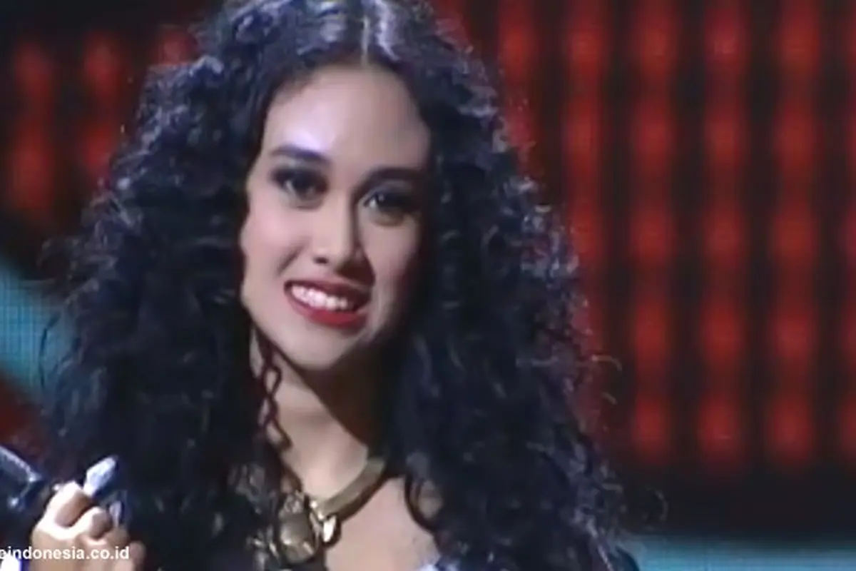 loise-the-voice-130506b.jpg
