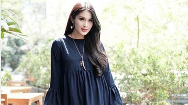 [Bintang] Sandra Dewi