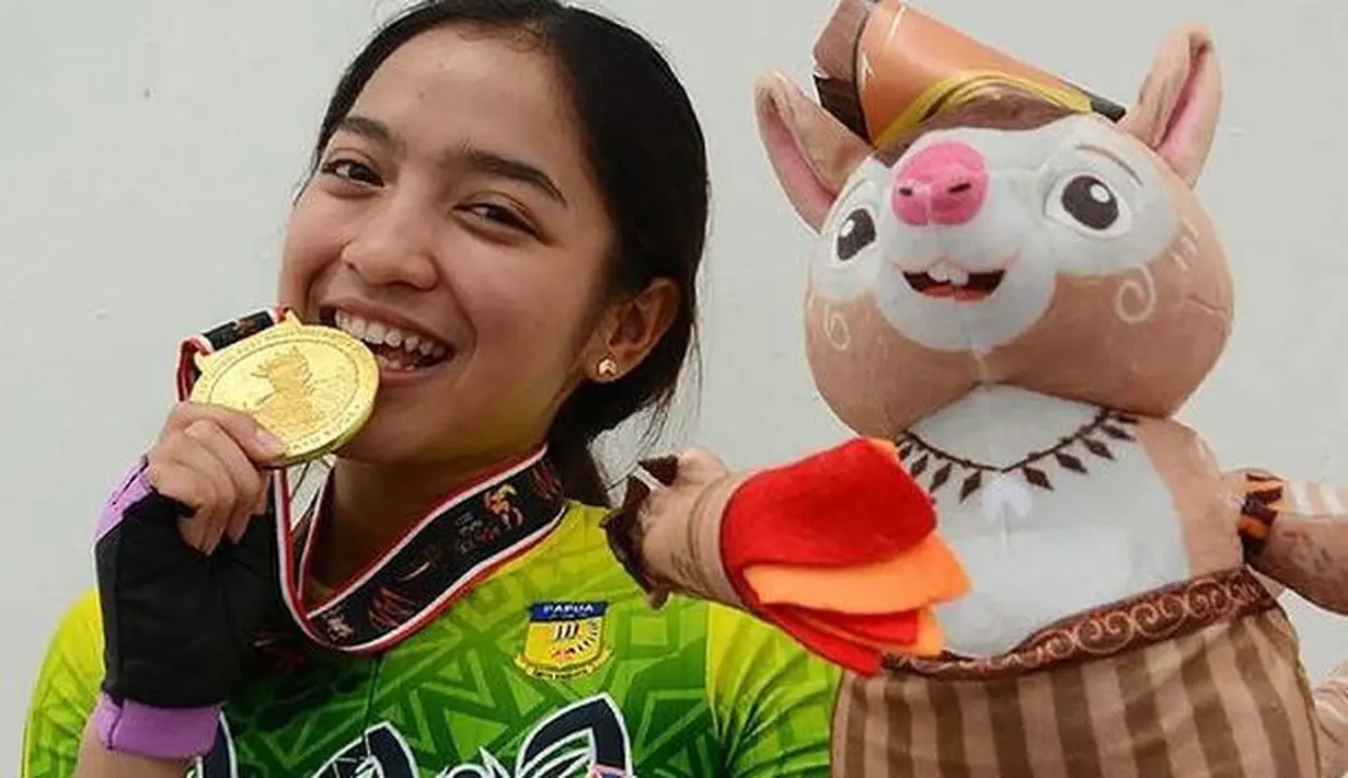 Pasalnya, gadis 18 tahun ini  merupakan atlet sepatu roda kontingen Papua yang berhasil meraih emas.(Instagram/ponxx2020papua).