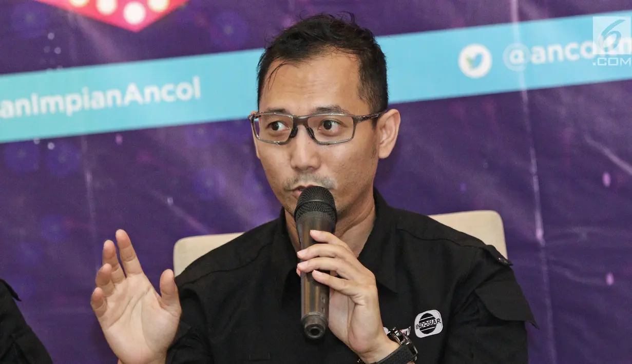 Production Manager IEP (SCTV-INDOSIAR) Wahyu NurSubiyakto memberi keterangan saat jumpa pers Ancol Gempita Festival di kawasan Ancol, Jakarta, Rabu (27/12). (Liputan6.com/Herman Zakharia)
