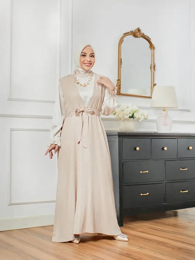 Model Gamis ala Aurel Hermansyah