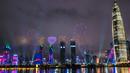 Foto pada 26 Agustus 2020 menampilkan pertunjukan cahaya yang digelar di Shenzhen, Provinsi Guangdong, China. Pertunjukan cahaya tersebut digelar dalam rangka memperingati 40 tahun pembentukan Zona Ekonomi Khusus Shenzhen. (Xinhua/Mao Siqian)