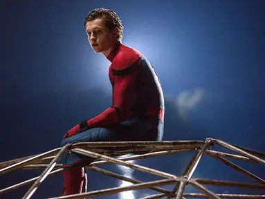 Tom Holland saat syuting film terbarunya, `Spider-Man: Homecoming.`. Aktor 21 tahun ini memerankan karakter Spiderman di film yang diproduksi oleh Columbia Pictures dan Marvel Studios. (Chuck Zlotnick/Columbia Pictures-Sony via AP)