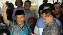 Amien Rais saat memberi keterangan terkait kasus alkes di kediamannya di Jakarta, Jumat (2/6). Amien mengaku siap membeberkan fakta sebenarnya. Dia pun mengaku tidak akan lari dan siap menjawab tuduhan tersebut kepada KPK. (Liputan6.com/Johan Tallo)