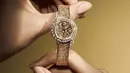 Koleksi jam tangan mewah Limelight Gala menyatukan semangat tahun tujuh puluhan dengan keahlian yang dilestarikan Maison sejak tahun 1973.   [Dok/Piaget]