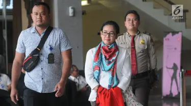 Terpidana kasus korupsi e-KTP mantan anggota Komisi II DPR dari Fraksi Hanura, Miryam S Haryani usai menjalani pemeriksaan di Gedung KPK, Jakarta, Senin (2/9/2019). Miryam diperiksa sebagai saksi untuk tersangka Dirut PT Sandipala Arthapura, Paulus Tannos. (merdeka.com/Dwi Narwoko)