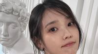 No makeup, makeup look IU. (Foto: Instagram/dlwlrma)