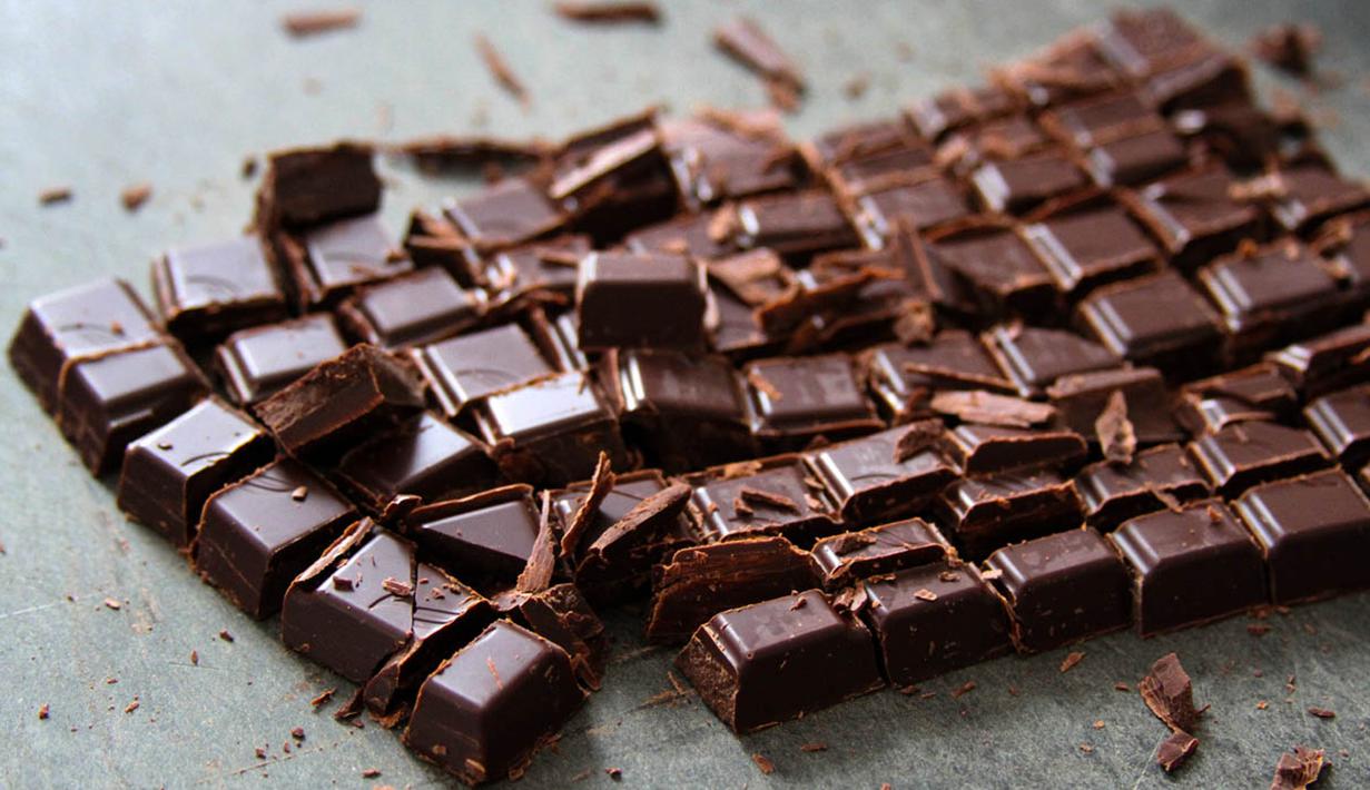 Cokelat hitam memang lebih pahit, namun lebih kaya antioksidan. Jika ingin tidak stres, maka makan dark cokelat adalah wajib hukumnya. (Istimewa)