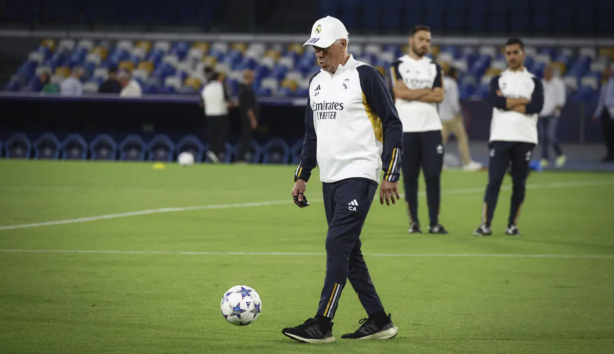 Laga di markas Napoli juga akan menjadi reuni Carlo Ancelotti. Ancelotti kembali ke Napoli untuk pertama kalinya sejak kepergiannya dari klub pada Desember 2019. (Alessandro Garofalo/LaPresse via AP)