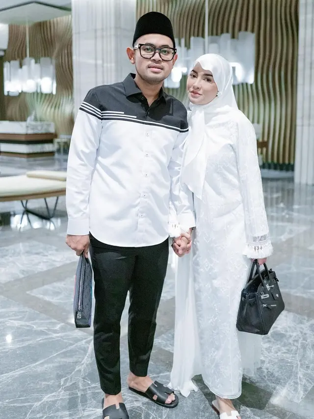 Selebgram Juragan 99 dan Shandy Purnamasari. (Foto: Dok. Instagram @juragan_99)